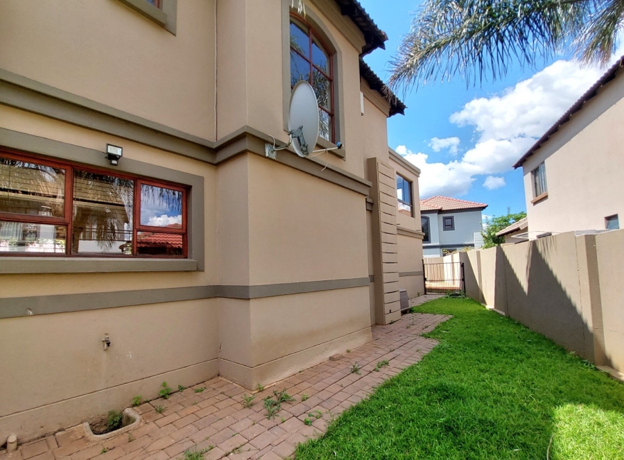 3 Bedroom Property for Sale in Gateway Manor North West